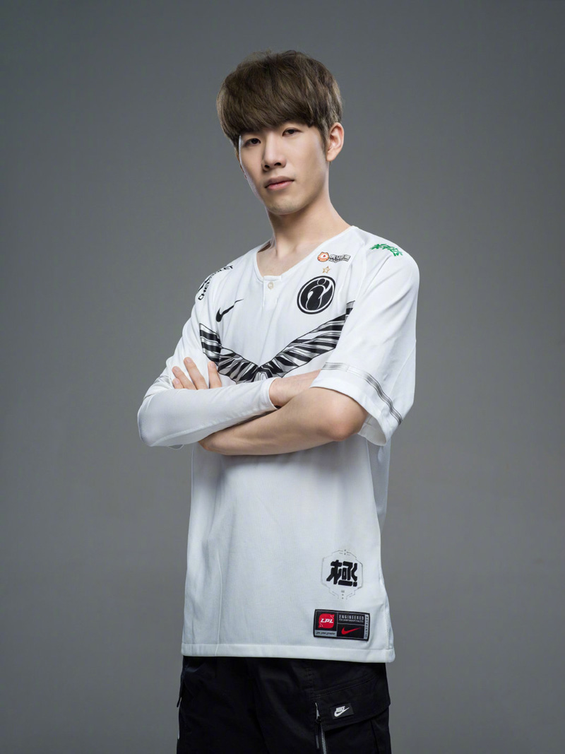 的缺阵严重 的缺阵严重