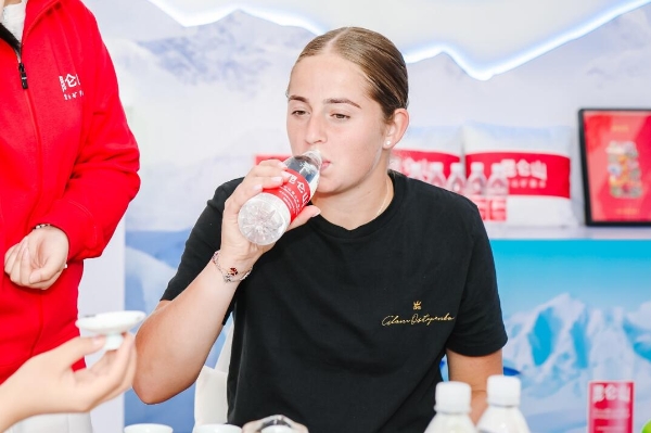 更因为他们 更因为他们