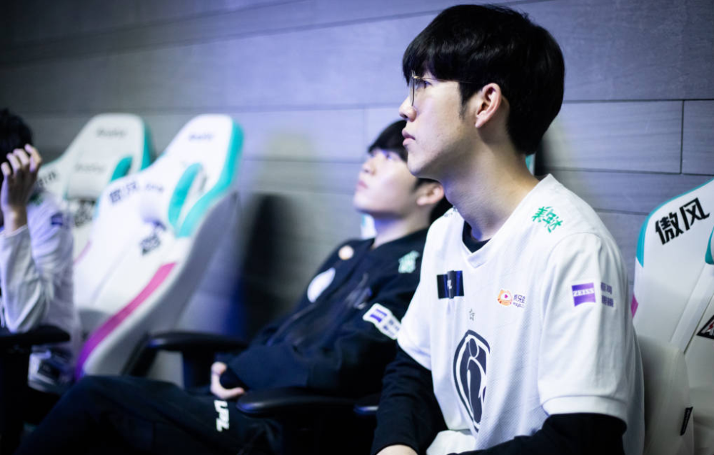 里得到了展 里得到了展